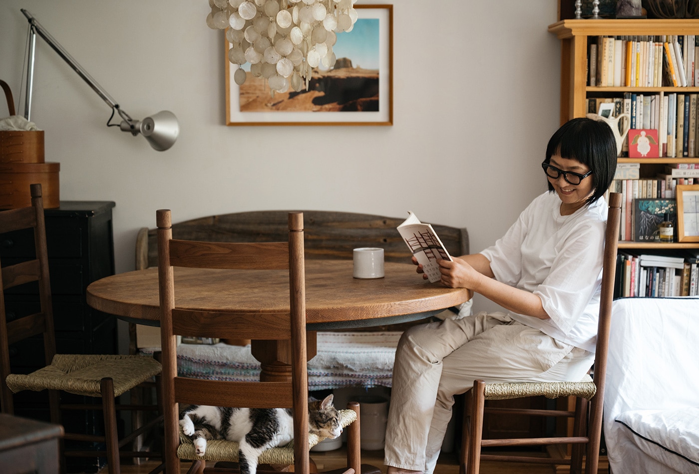 Ann Shaker Highback Chairを日常の部屋で使用する公式コラムの写真